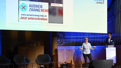 Adrienne Fichter (editor at Republik) and Nicolas Zahn (IT consultant and project manager at the Swiss Digital Initiative Foundation) made some deep dives into Switzerland’s network policy. Photo: Domain pulse