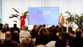 Katja Dörlemann and Urs Eppenberger from Switch are on stagehosting Domain pulse 2026.